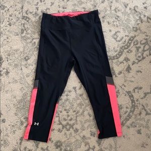 Medium under armour capri compression leggings